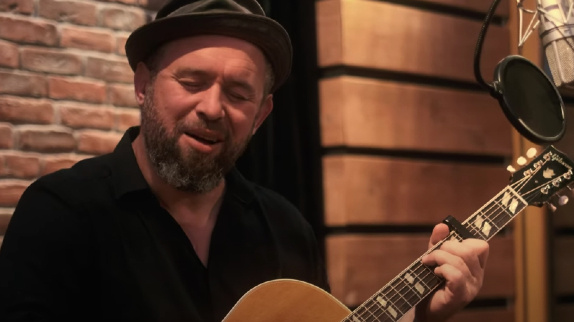 Mister Mat reprend "Je l'aime à mourir"