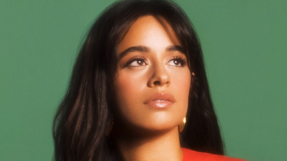 Camila Cabello chante pour Noël