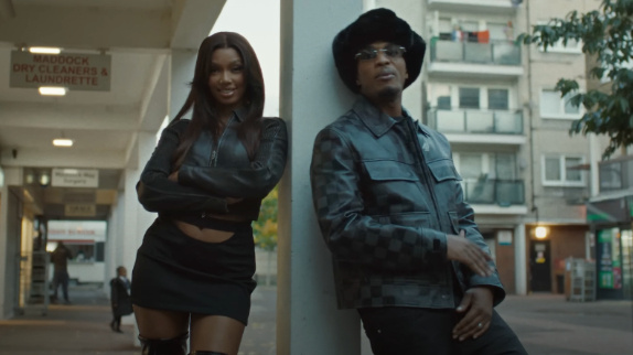 Ronisia convie Niska pour le clip de "I got U"