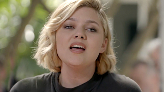 Louane reprend Jacques Brel et c'est magnifique