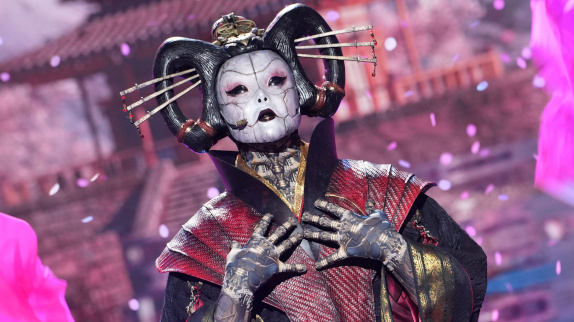 Mask Singer : on a démasqué la Geishamouraï !