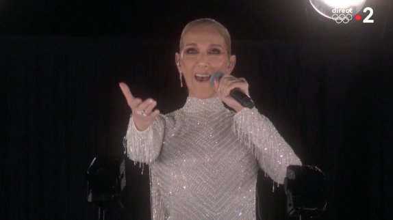 JO 2024 : Céline Dion émerveille en live