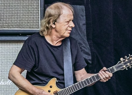 AC/DC : le guitariste hospitalisé en pleine tournée