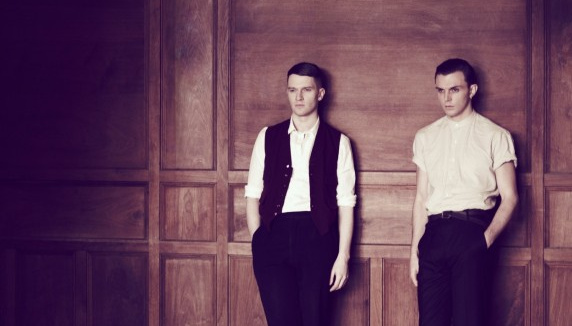 Hurts dévoile le clip de "Sunday"