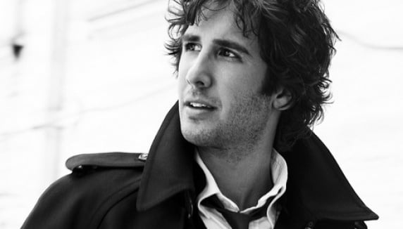 Josh Groban dévoile le clip d'"Higher Window"