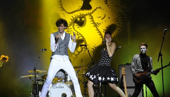 Mika chante au "82 rue des Martyrs" (vidéos)