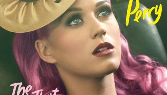 Katy Perry : kitsch et classe pour "The One That Got Away"