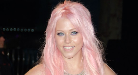 Amelia Lily enchaîne avec "Party Over" : écoutez !