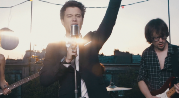 Sidoine : le clip de son titre "On ne vit qu'une fois"