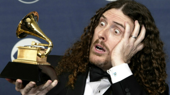 Tops US : Un humoriste en tête, MAGIC! résiste