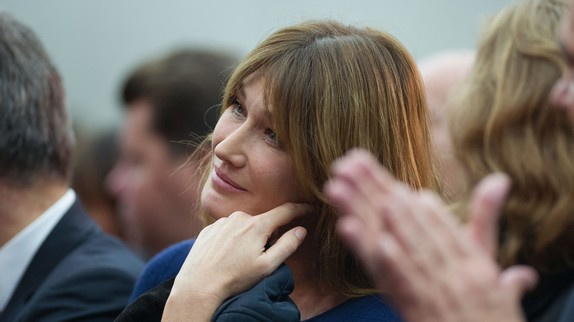 Carla Bruni favorable à la loi Taubira et à la GPA