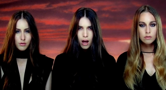 Calvin Harris invite Haim dans "Pray to God"