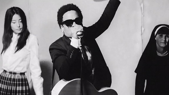 Lenny Kravitz dévoile son "Sex" : regardez !