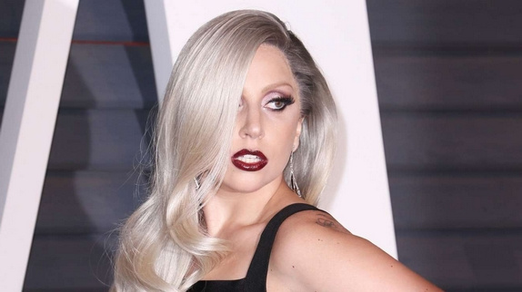 Lady Gaga dénonce les coulisses de l'industrie