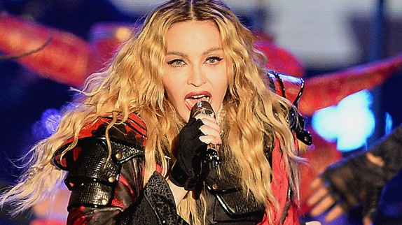 Madonna chante "Rebel Rebel" pour Bowie