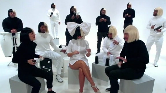 Sia, Jimmy Fallon et Natalie Portman chantent