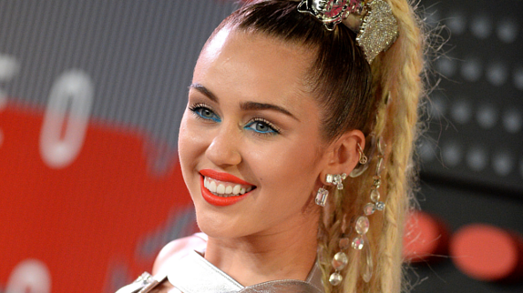 Alicia Keys et Miley Cyrus dans "The Voice" US