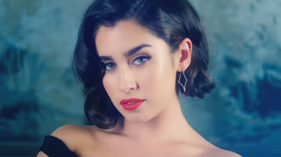 Fifth Harmony glamour pour "Deliver"