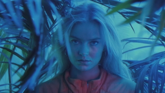 Astrid S éblouit dans "Think Before I Talk"
