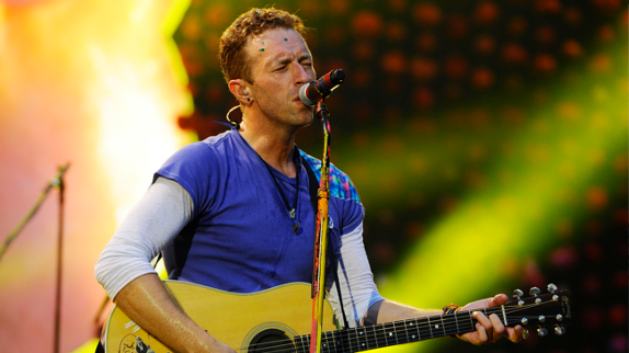 Coldplay chante l'inédit "Life Is Beautiful"