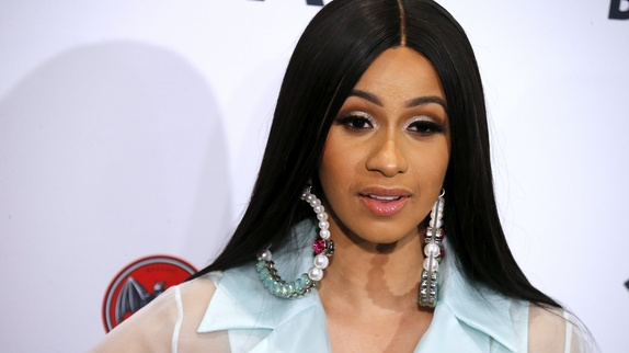 Cardi B cartonne avec "I Like It"