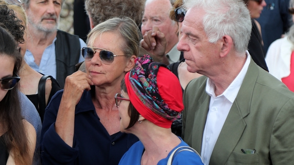 Corbier : Dorothée en larmes à ses obsèques
