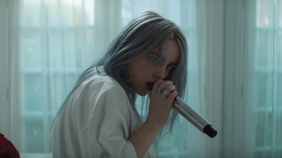 Billie Eilish fait sensation avec son nouveau titre