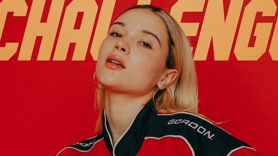 Lolo Zouaï : 3 titres pour découvrir le phénomène