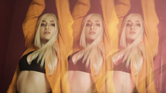 Ava Max cartonne avec "Sweet But Psycho"