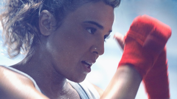 Nâdiya revient au "Top"