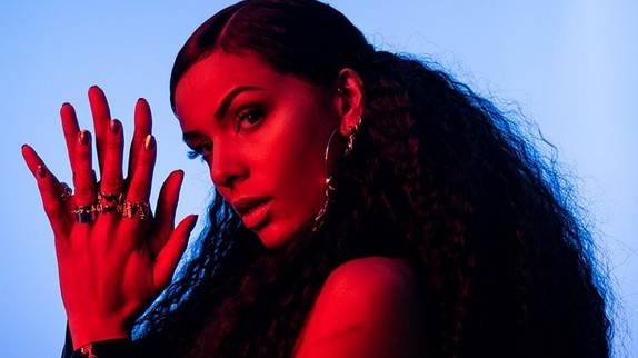Shy'm se livre sur "Absolem"