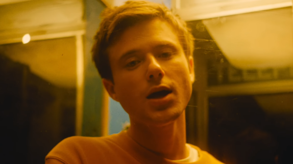 Alec Benjamin enchaîne avec "Jesus in LA"