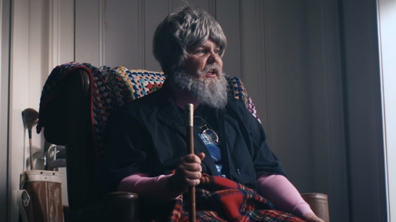 Tones and I : le clip de "Dance Monkey"