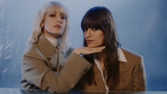Clara Luciani rend hommage à sa soeur