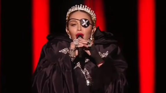 Madonna annule la première à Londres