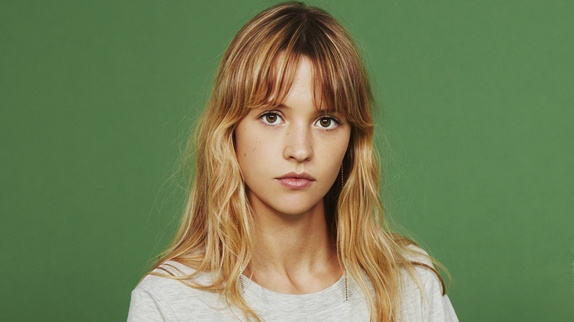 Angèle : son nouveau single est "Ta reine"