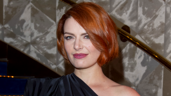 Elodie Frégé rectifie ses propos sur la Star Ac'