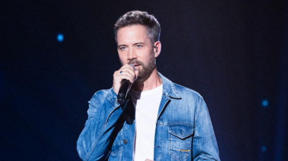 Emmanuel Moire rend hommage à son frère