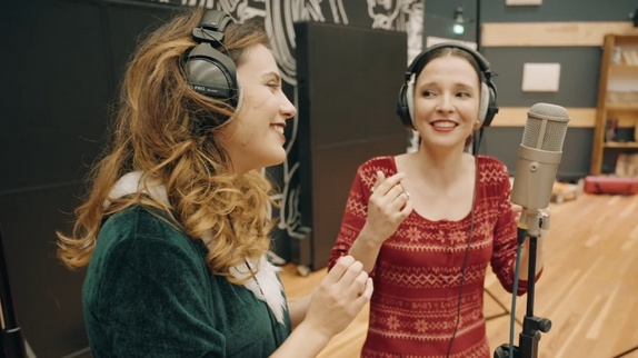 Anne Sila et Al.Hy chantent Noël et Sia