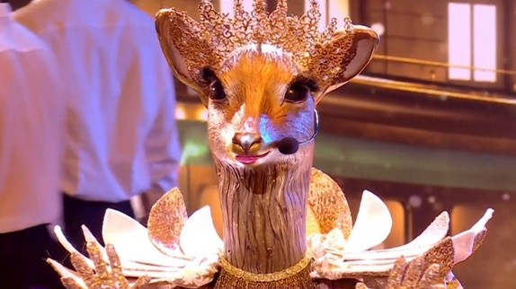 Mask Singer : qui est la Biche ?