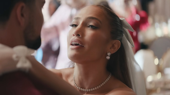 JLo : retour nostalgique avec "Can't Get Enough"