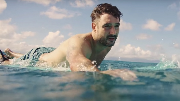 Jérémy Frerot dévoile "Gamins des sables"