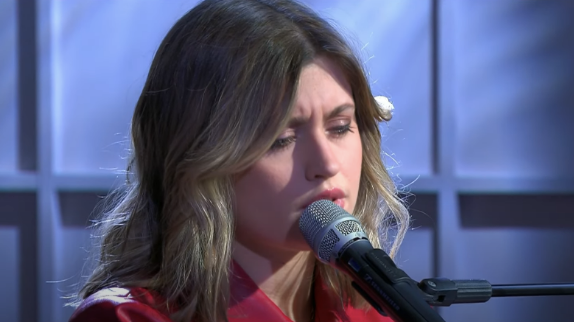 Marine (Star Academy) chante "Ma faute" en piano-voix
