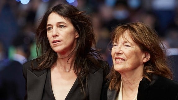 Charlotte Gainsbourg émue en évoquant sa mère Jane
