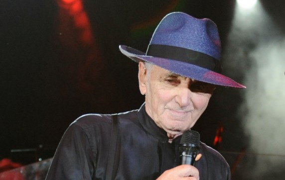 Charles Aznavour, 87 ans, repart en tournée !