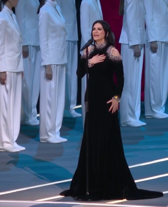 JO d'hiver 2026 : Laura Pausini chante l'hymne italien