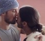 Annie dénonce l'homophobie dans "Russian Kiss"