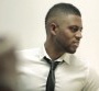 Axel Tony dévoile son nouveau clip "J'avance"