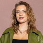 Léa en studio avec le producteur de Vitaa