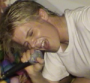 Clip "Between The Lines" : Robyn nous embarque en vacances à Ibiza